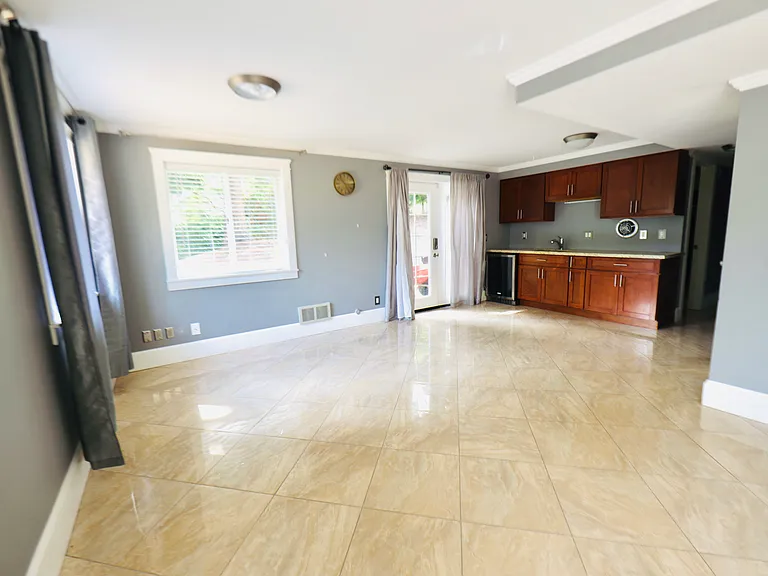 38011 Military Rd S — Photo 14