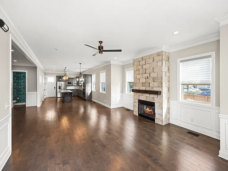 1400 Woodmont Blvd — Photo 2