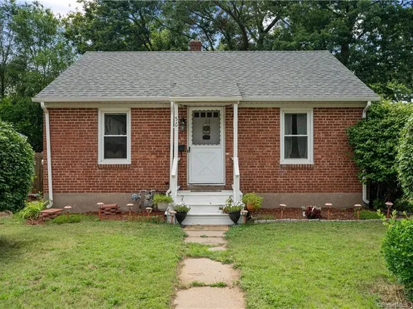 56 Essex Street, Manchester, CT 06040