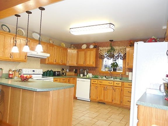 3rd image of 871 Lampton Ln