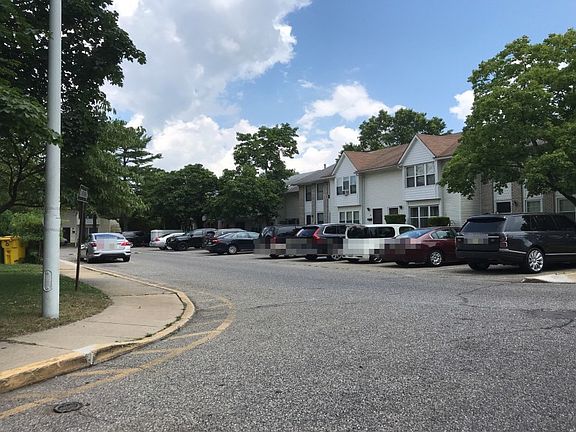 5th image of 216 Williamsburg Ln