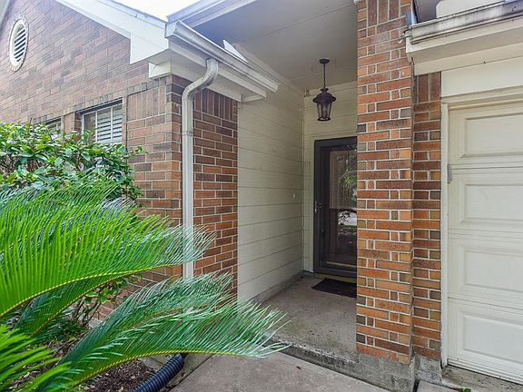 2nd image of 4923 Sentry Woods Ln