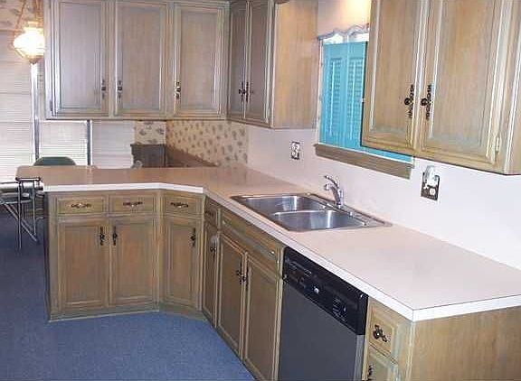 5th image of 2713 Camelot Dr