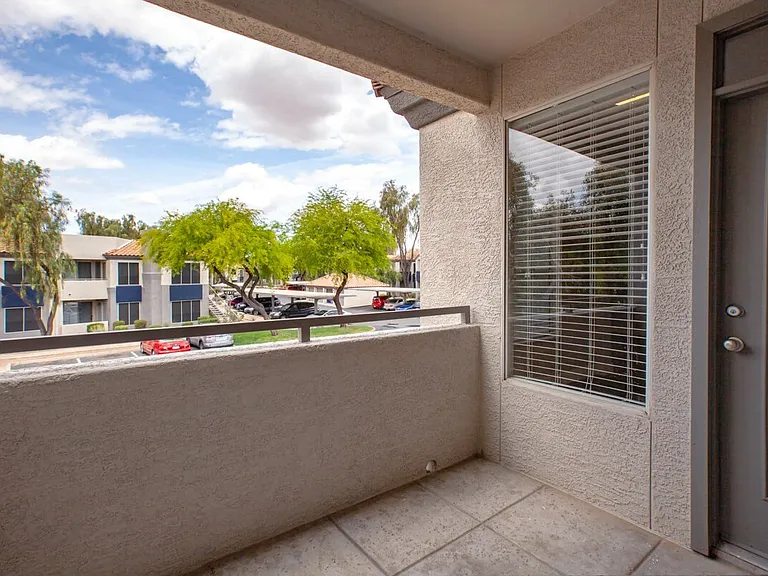 The Retreat Apartments — Photo 12