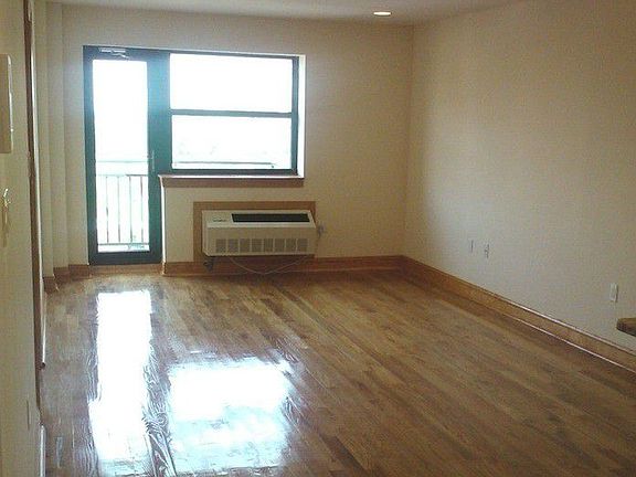 2nd image of 13523 82nd Ave APT 5E
