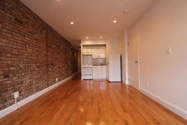 Rented by Town Residential | media 29