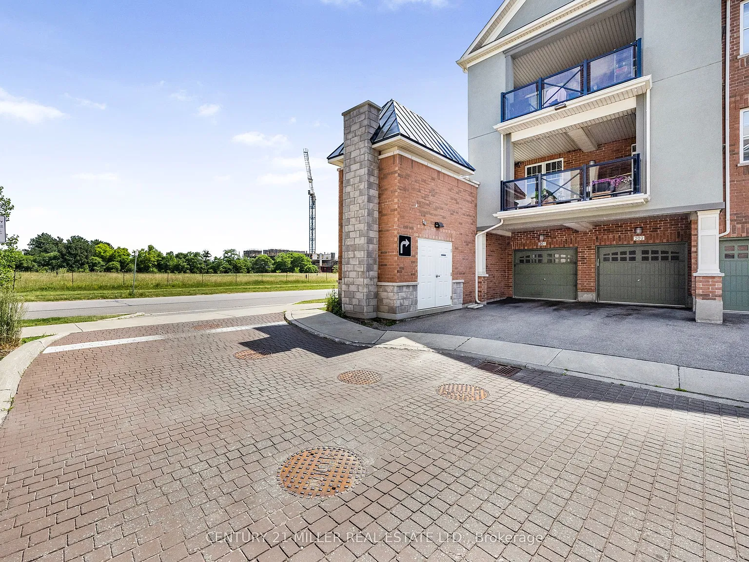 2 bed, $2,900 — Photo 4