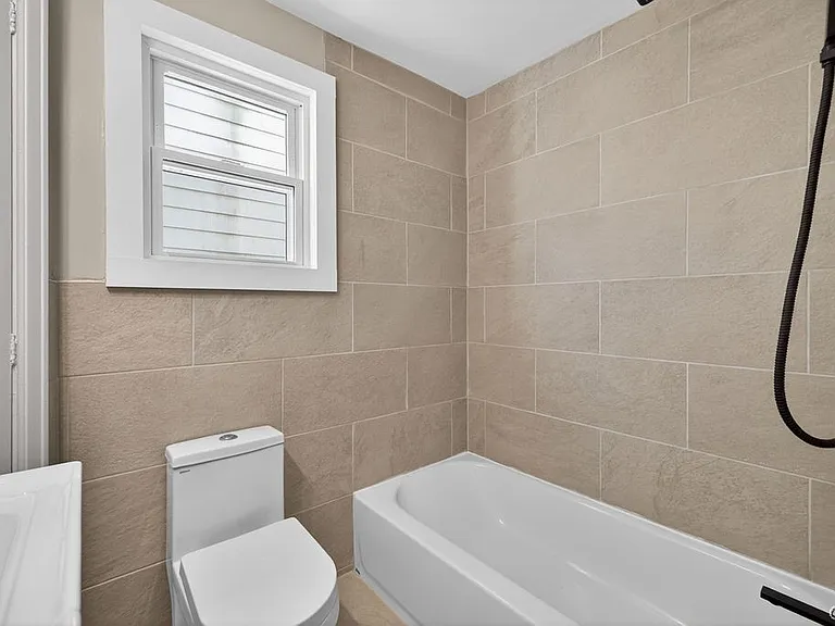 423 Wendell Ter — Photo 26
