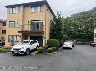 23 Arielle Ln, Staten Island, NY 10314