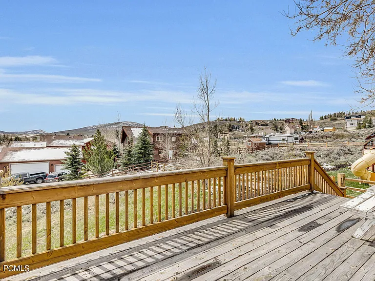 6381 Highland Dr — Photo 22