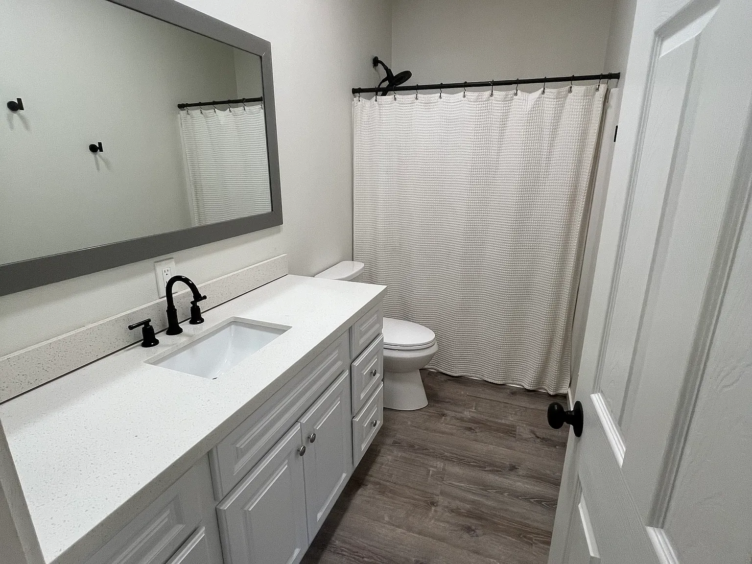 2 bed, 800 sqft, $1,600 — Photo 4