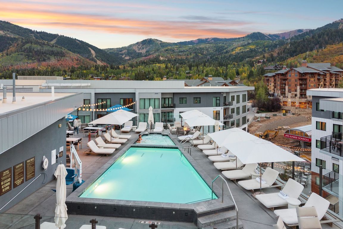 next background image