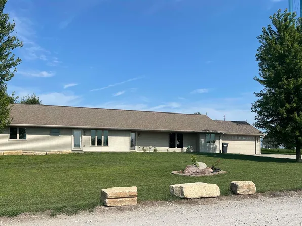 102 Cherokee Rd, Clarinda, IA 51632