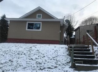 279 Andrew St, Sharon, PA 16146