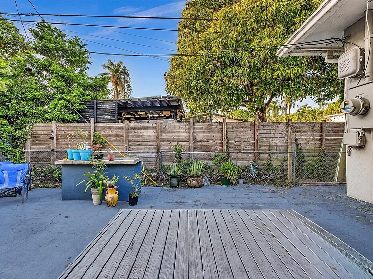 700 SW 5th Ct — Photo 20