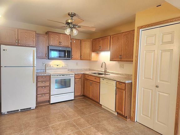 3rd image of 508 Commercial St APT B