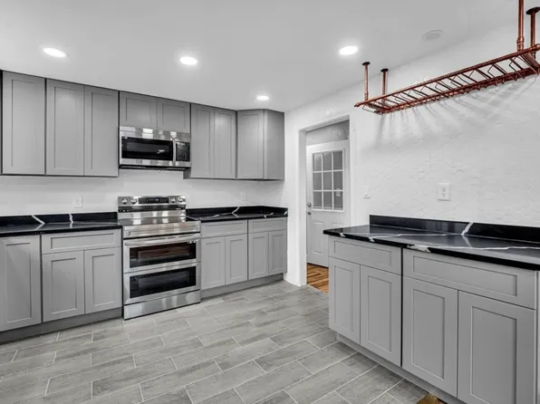 441 Summer St #2A, East Bridgewater, MA 02333