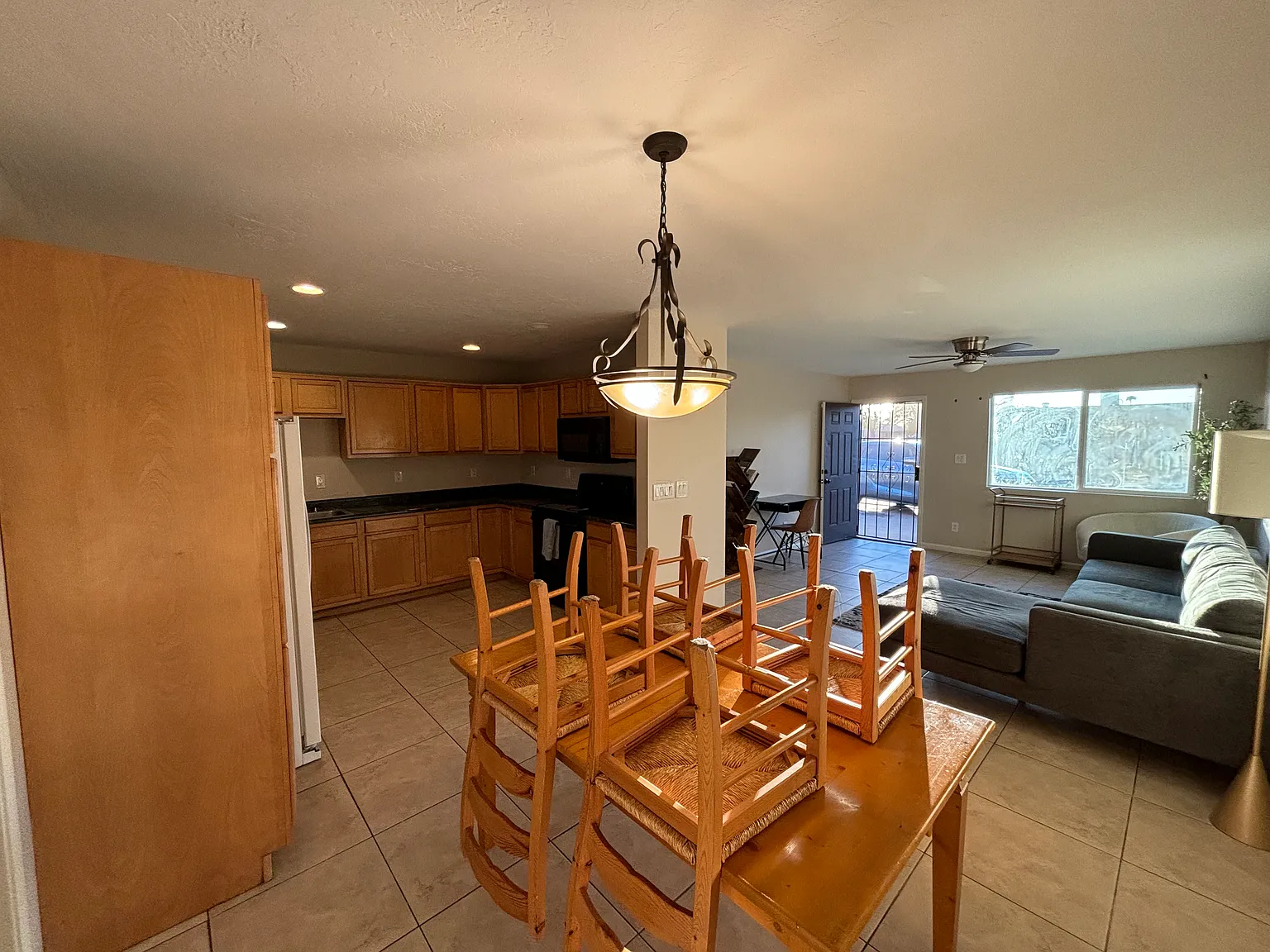 4 bed, 1388 sqft, $3,150 — Photo 2
