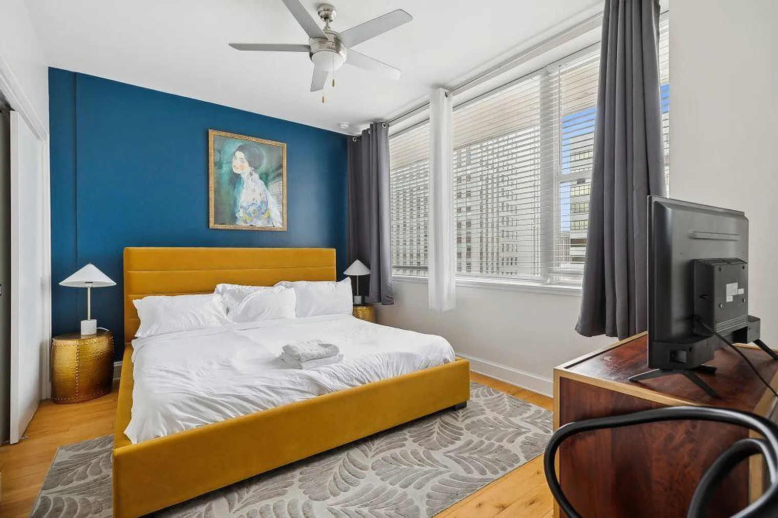 1 bed, 1.0 bath, 721 sqft, $4,578 — Photo 4