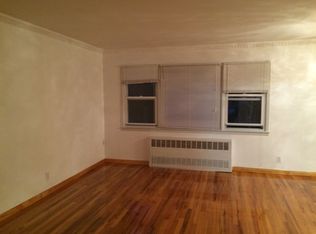 14623 28th Ave, Flushing, NY 11354
