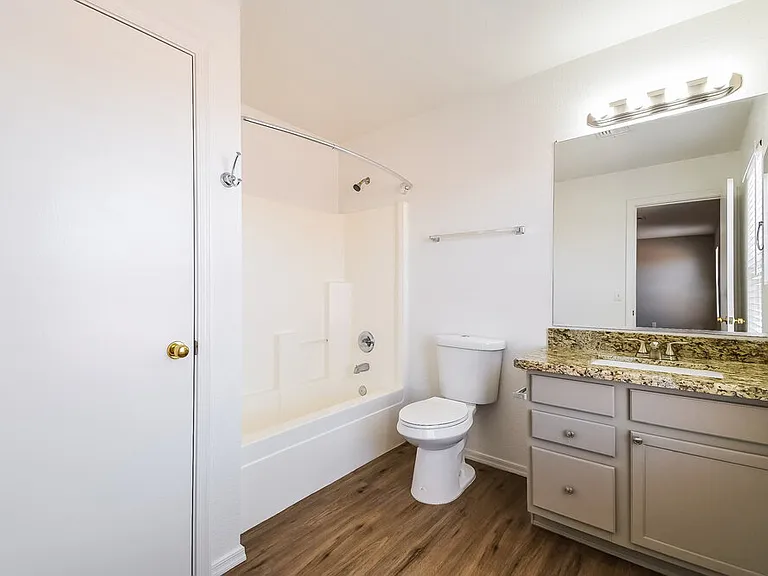 650 E Woodsman Pl — Photo 11