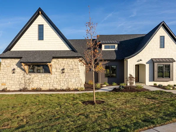 7175 Spring Creek Dr, Bettendorf, IA 52722