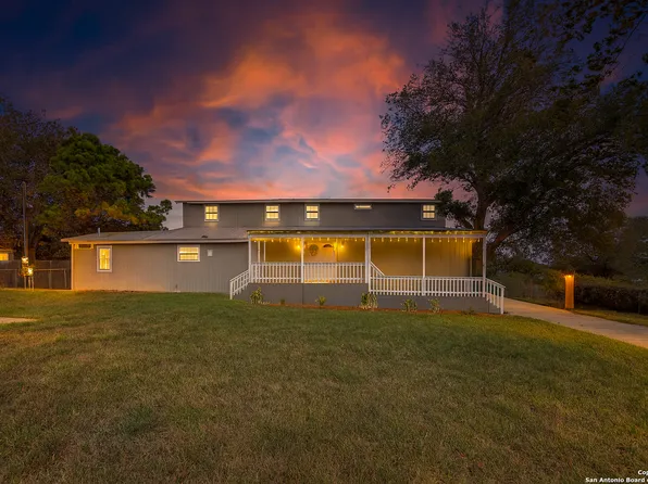 4207 Waterwood Pass, Elmendorf, TX 78112