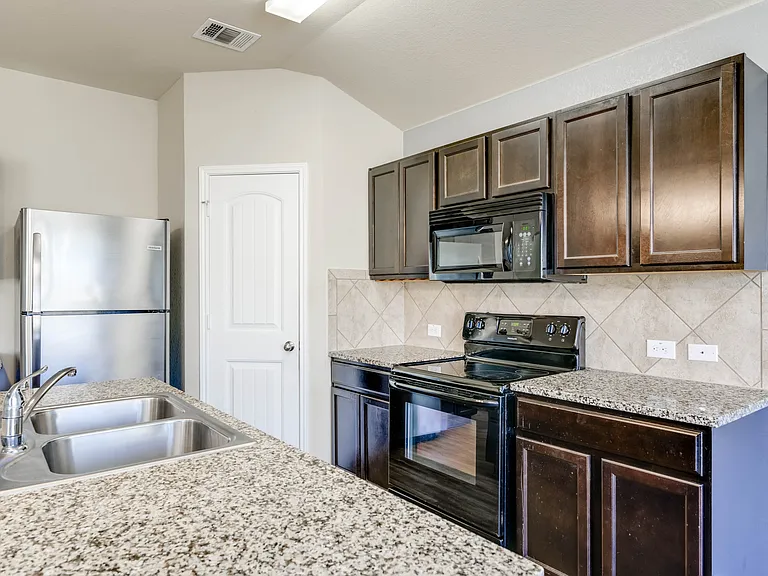 5800 Montrelia Dr — Photo 20