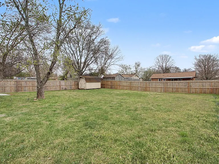 229 Cherry Dr — Photo 21