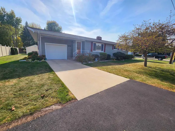 2784 Sportsman Ct, Bay City, MI 48706