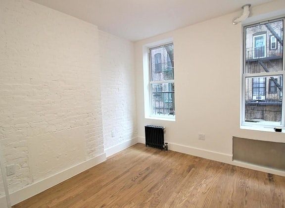 4th image of 240 W 10th St #5R