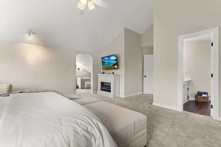 29 Versailles Ave — Photo 23