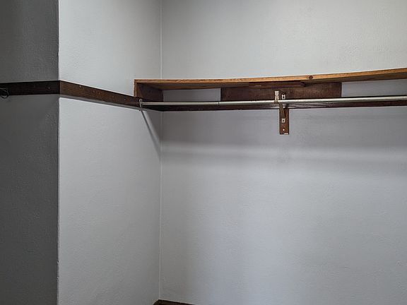 3rd image of 1331 Evelyn St #4