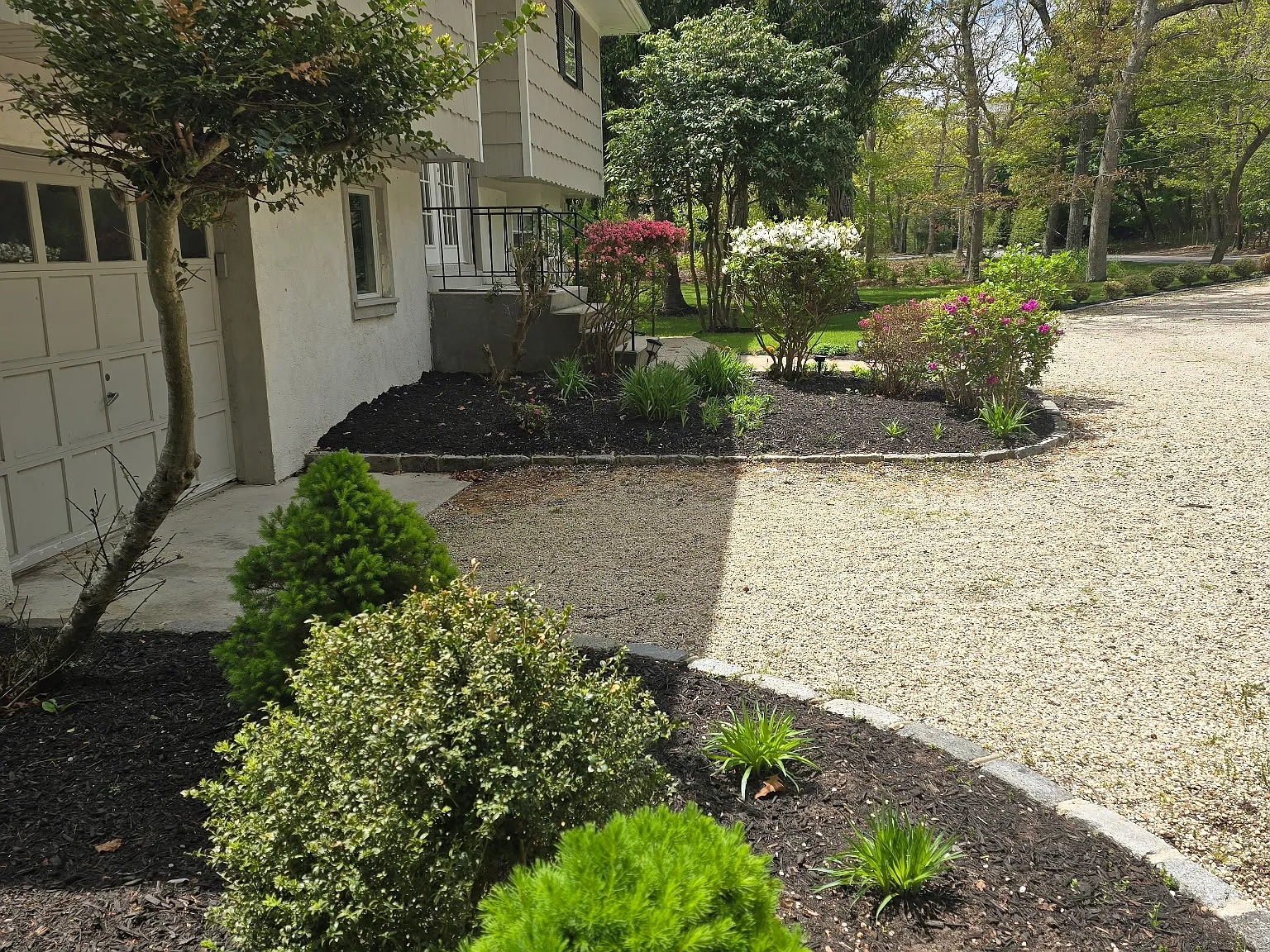 Southampton Four Bedroom Ranch with Pool — Photo 3