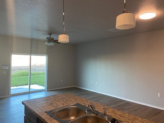 3rd image of 233 Greenwood Pl