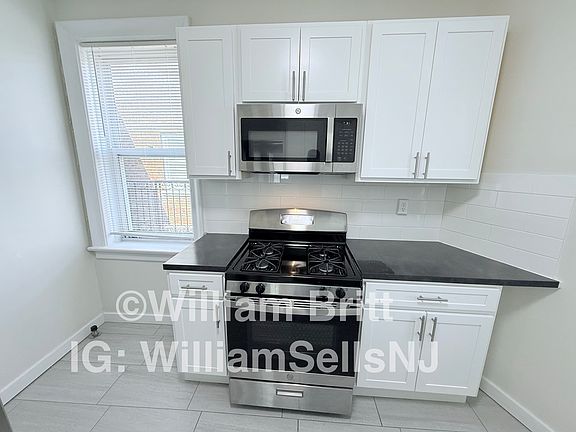 2nd image of 257-259 Grant Ave #D1