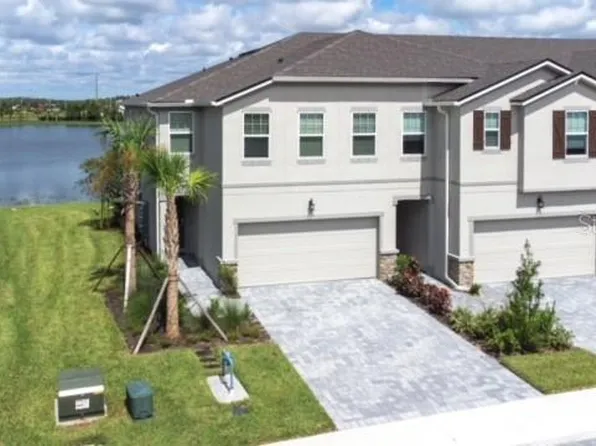 19195 Blue Pond Dr, Lutz, FL 33558