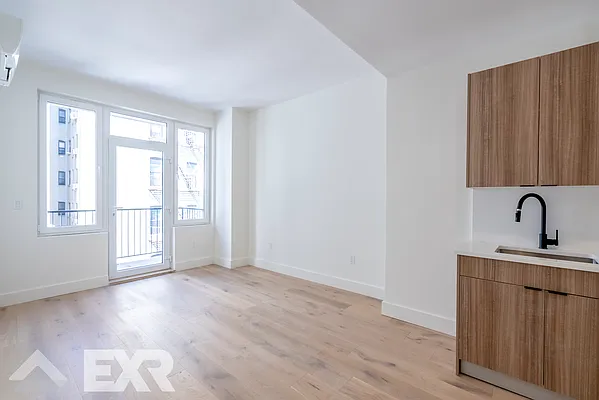 Rented by EXR | media 8