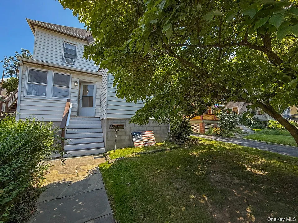 325 Smith St