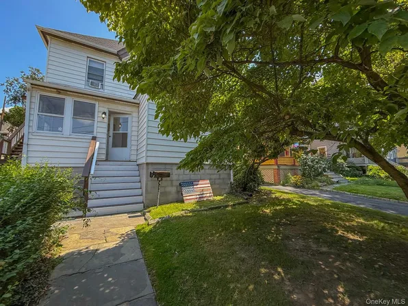 325 Smith St, Peekskill, NY 10566