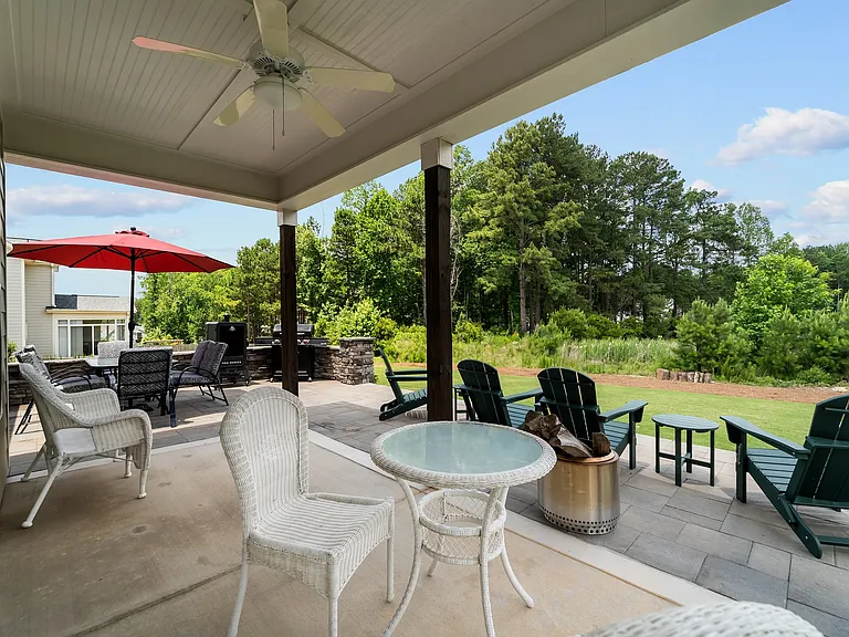 130 Amelia Dr — Photo 16