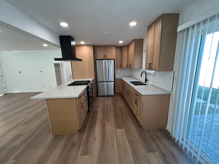 1157 W 204th St — Photo 5