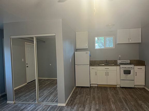 3rd image of 5988 Greenfield Ave