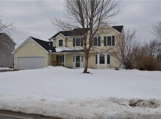 136 Salzer Hts, West Henrietta, NY 14586