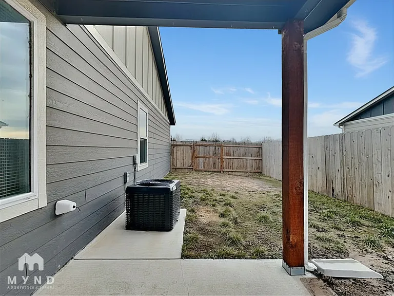 5801 Bristol St #5801 — Photo 17