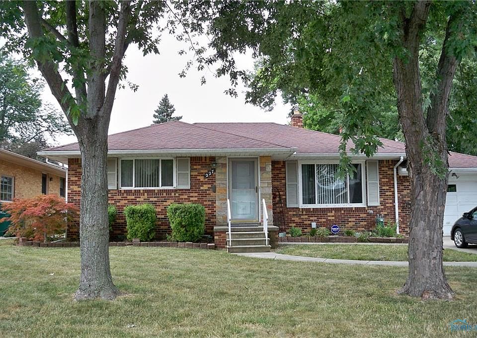 1st image of 227 Windsor Dr