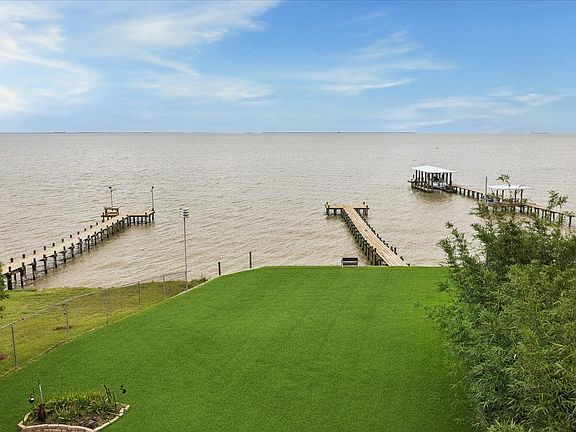 3rd image of 4019 Bayshore Dr