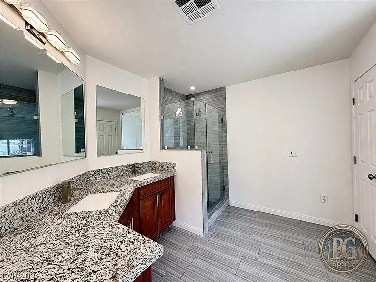 764 Benedict Dr — Photo 31