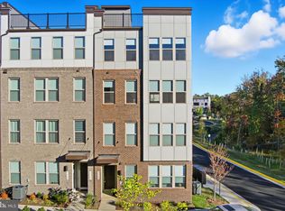 2490 Connector Aly, Herndon, VA 20171