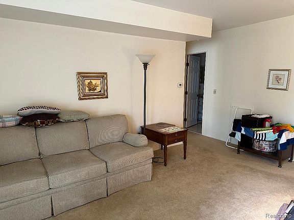 4th image of 29830 W Twelve Mile Rd APT 312
